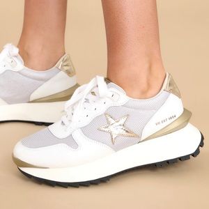 NEW - VINTAGE HAVANA, Major White Pebbled Mesh Sneakers